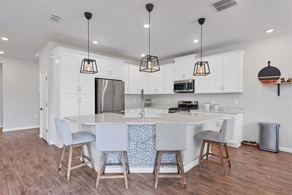 Active With Contract: $529,000 (4 beds, 3 baths, 2532 Square Feet)