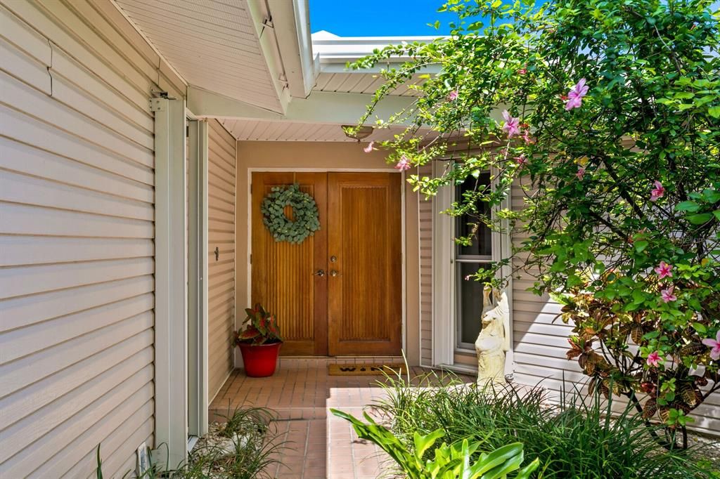 For Sale: $1,700,000 (3 beds, 2 baths, 2108 Square Feet)