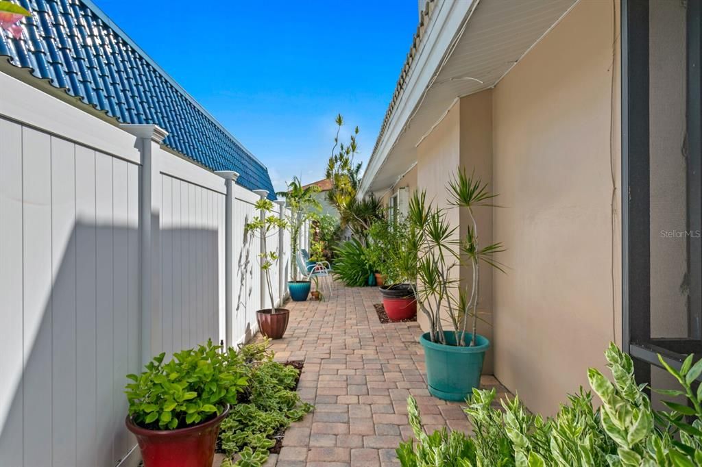 For Sale: $1,700,000 (3 beds, 2 baths, 2108 Square Feet)