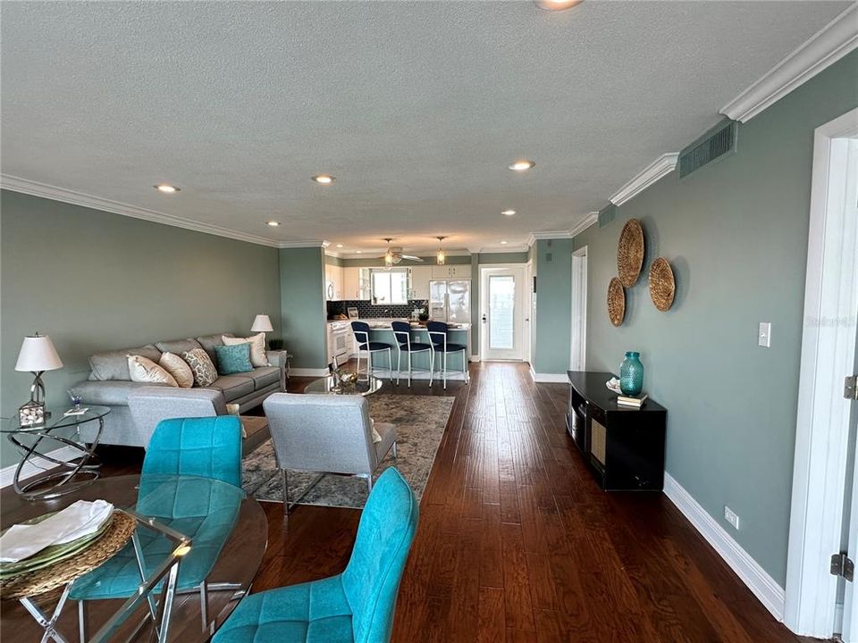 Active With Contract: $3,600 (2 beds, 2 baths, 1200 Square Feet)