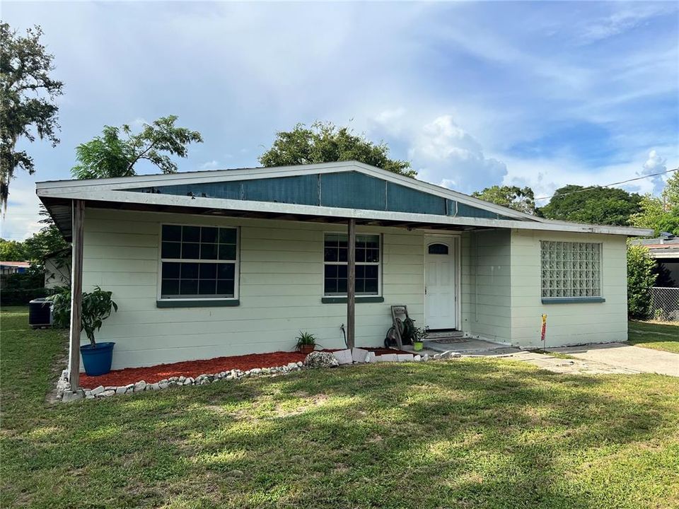 Active With Contract: $272,000 (4 beds, 2 baths, 1406 Square Feet)