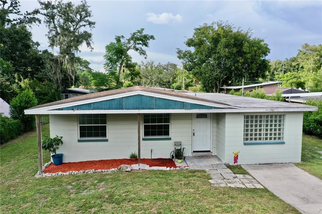 Active With Contract: $272,000 (4 beds, 2 baths, 1406 Square Feet)