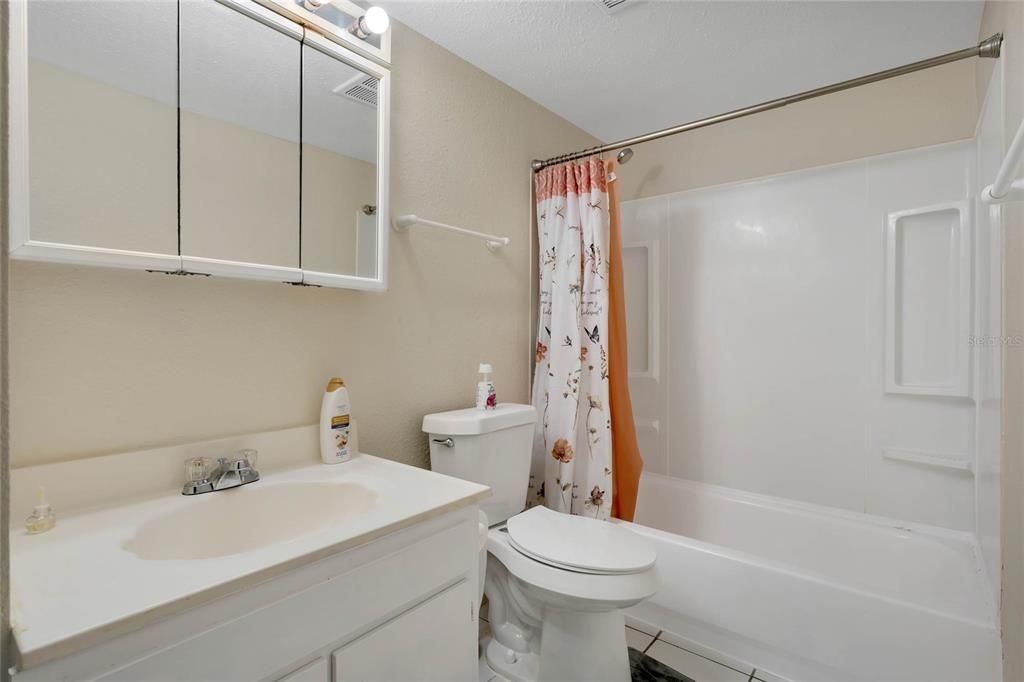 Active With Contract: $144,900 (2 beds, 1 baths, 1085 Square Feet)