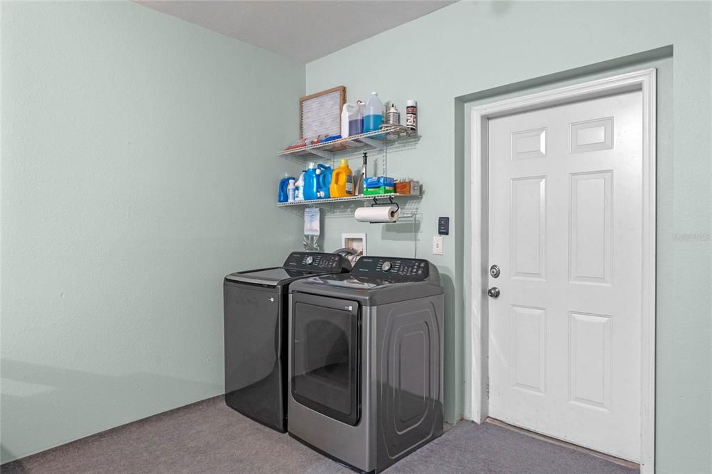 Garage laundry - washer-dryer does not convey