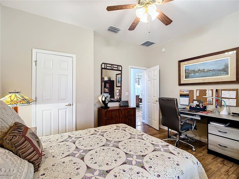 For Sale: $350,000 (2 beds, 2 baths, 1870 Square Feet)