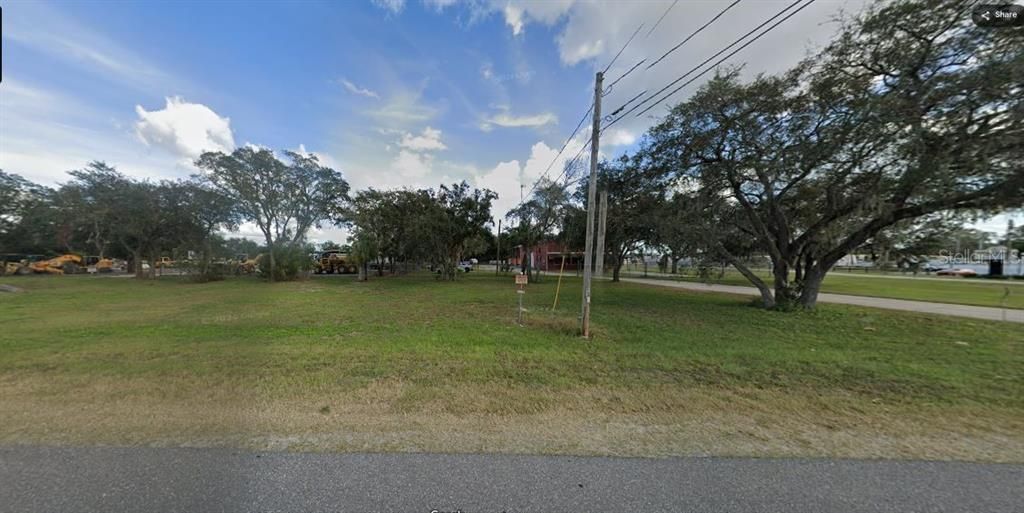 待售: $49,000 (1.26 acres)