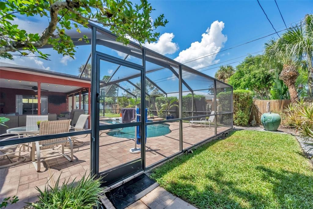 Active With Contract: $635,000 (3 beds, 2 baths, 1348 Square Feet)