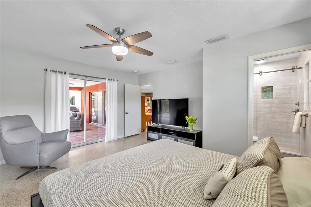 Active With Contract: $635,000 (3 beds, 2 baths, 1348 Square Feet)