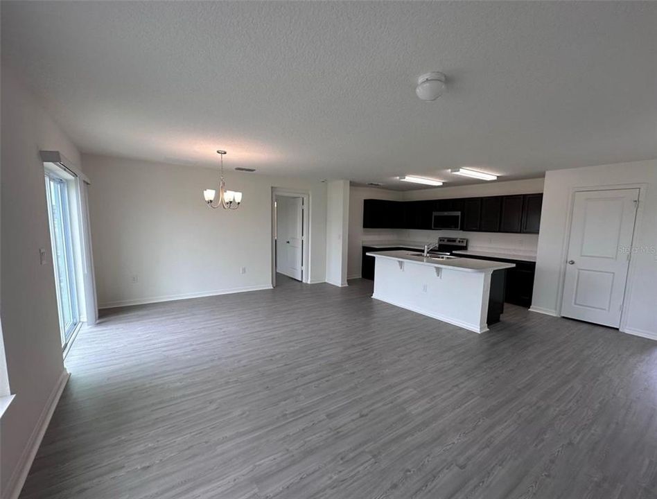 For Rent: $2,350 (3 beds, 2 baths, 1517 Square Feet)