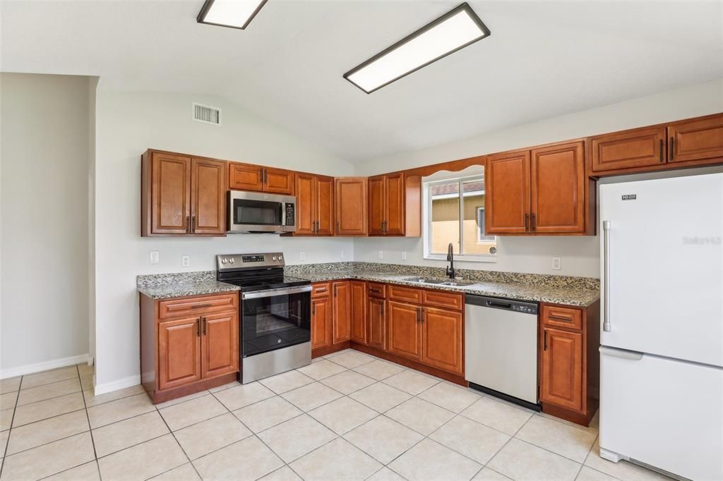 For Sale: $344,900 (3 beds, 2 baths, 1354 Square Feet)