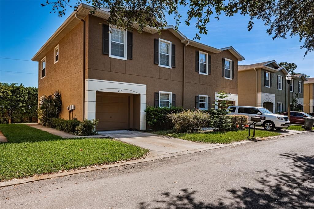 Recently Rented: $2,300 (3 beds, 2 baths, 1712 Square Feet)