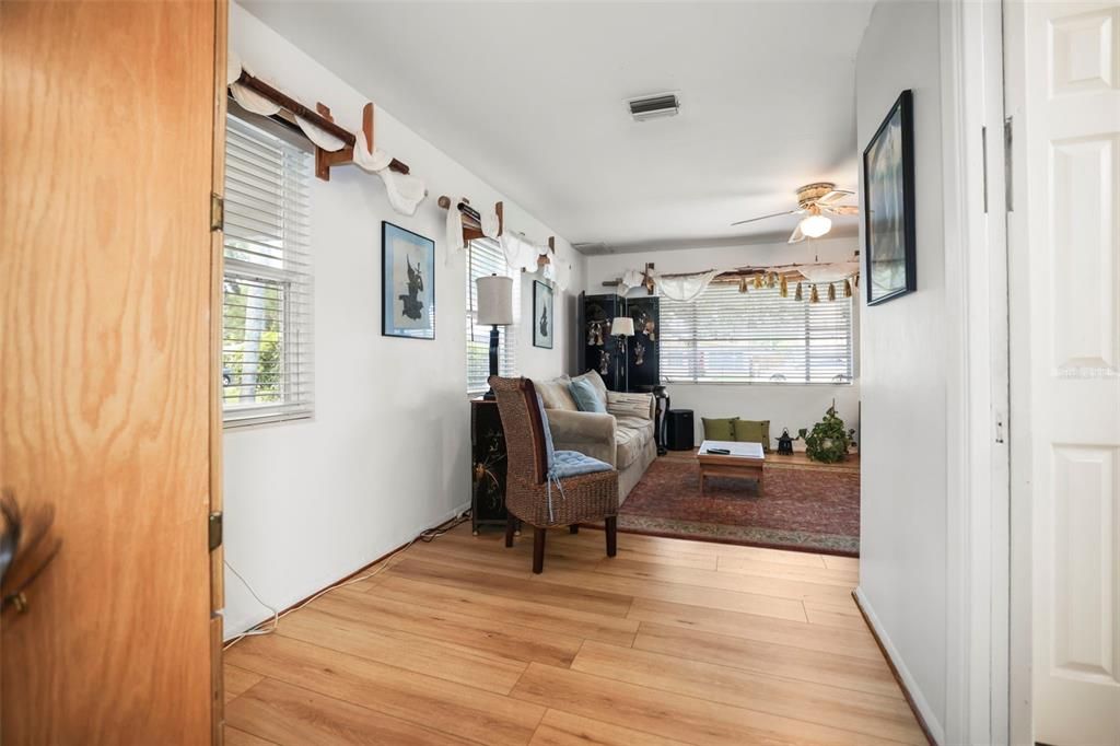 Active With Contract: $425,000 (3 beds, 2 baths, 1441 Square Feet)