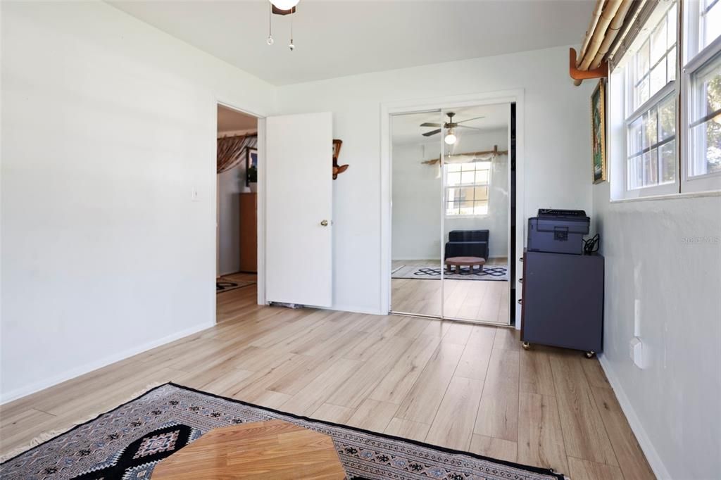 Active With Contract: $425,000 (3 beds, 2 baths, 1441 Square Feet)