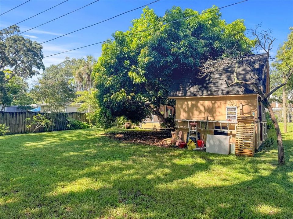 Active With Contract: $425,000 (3 beds, 2 baths, 1441 Square Feet)