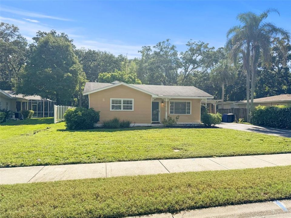 Active With Contract: $425,000 (3 beds, 2 baths, 1441 Square Feet)