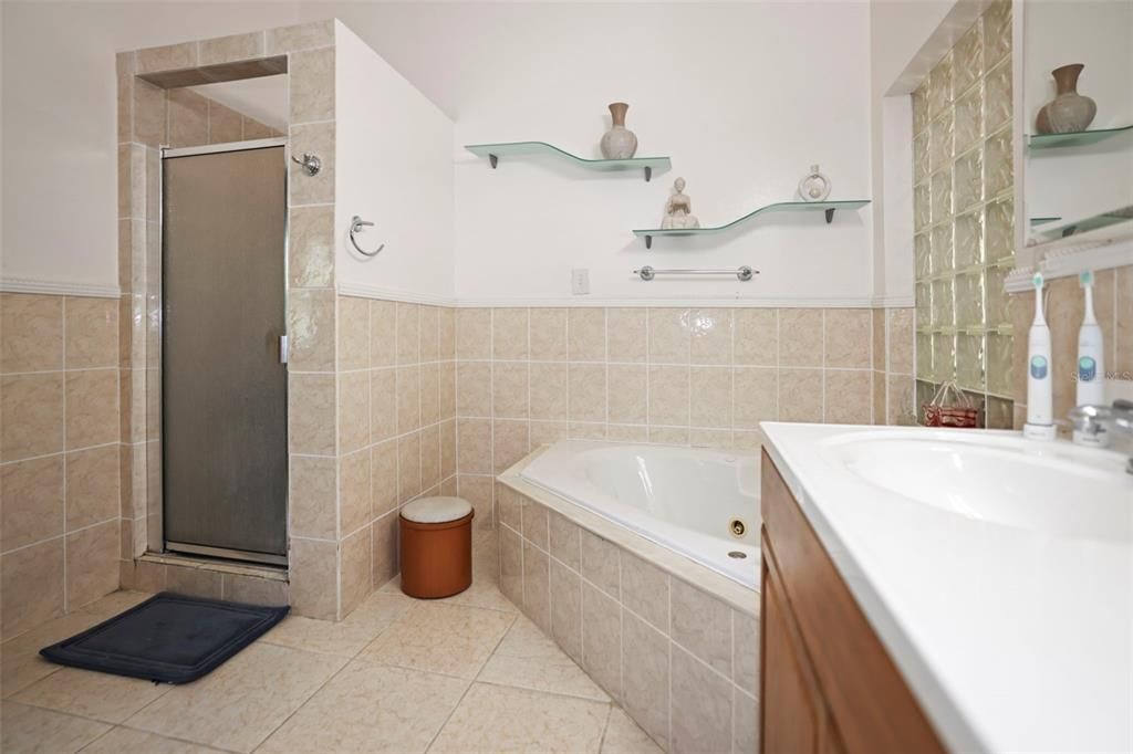 Active With Contract: $425,000 (3 beds, 2 baths, 1441 Square Feet)