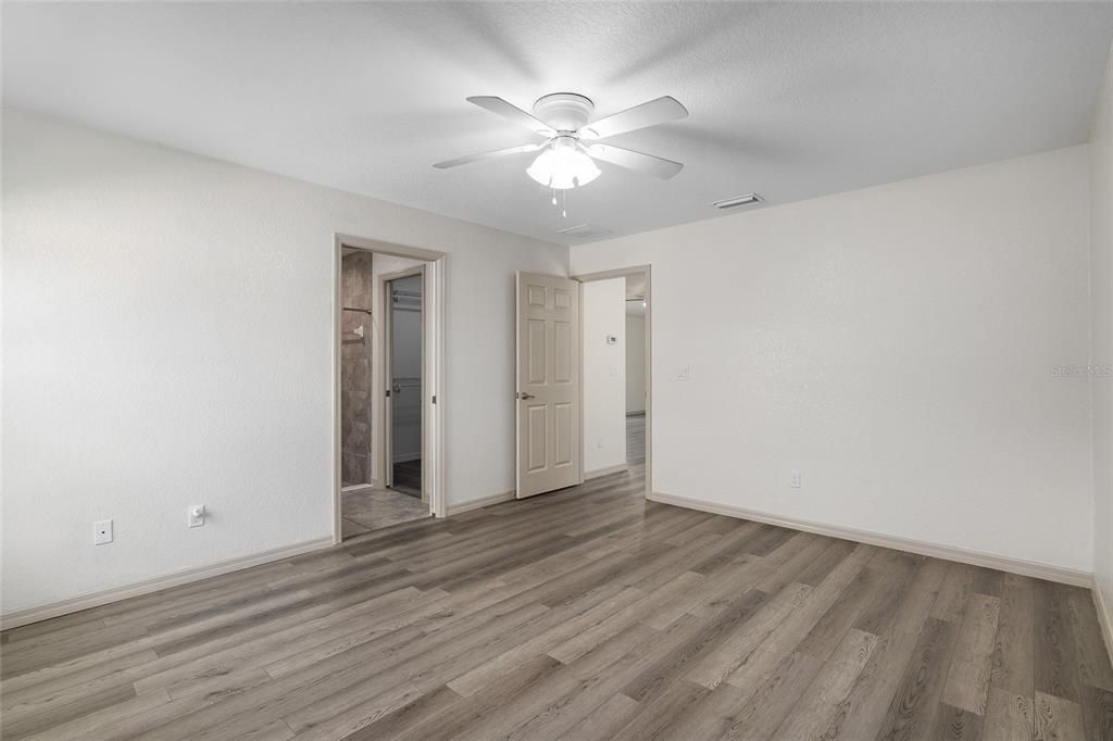 Active With Contract: $1,700 (3 beds, 2 baths, 1362 Square Feet)