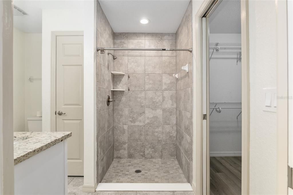 Active With Contract: $1,700 (3 beds, 2 baths, 1362 Square Feet)