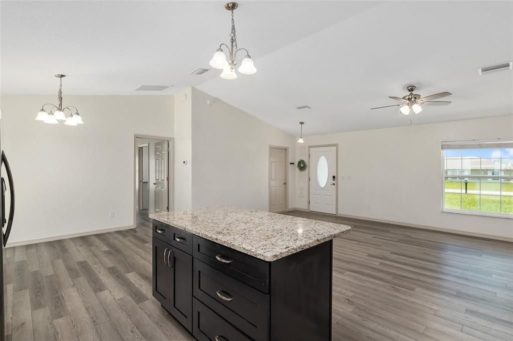 Active With Contract: $1,700 (3 beds, 2 baths, 1362 Square Feet)