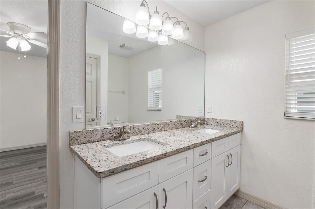 Active With Contract: $1,700 (3 beds, 2 baths, 1362 Square Feet)