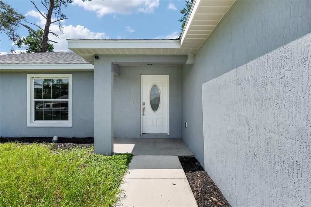 Active With Contract: $1,700 (3 beds, 2 baths, 1362 Square Feet)