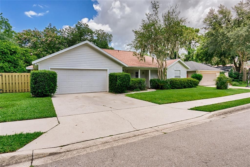 Active With Contract: $299,000 (3 beds, 2 baths, 1407 Square Feet)