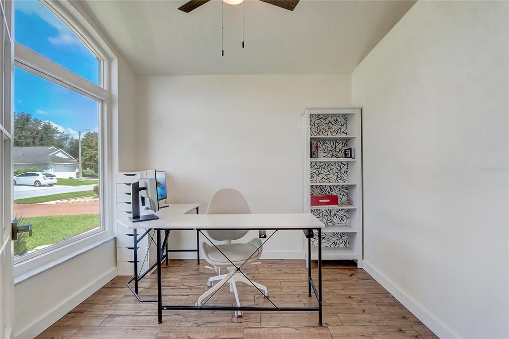 Active With Contract: $409,900 (4 beds, 2 baths, 1915 Square Feet)