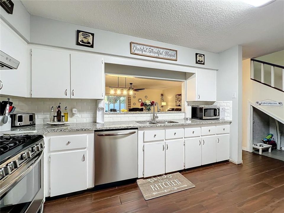 For Sale: $239,900 (3 beds, 2 baths, 1312 Square Feet)