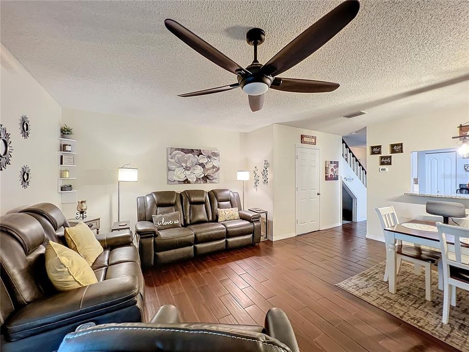 For Sale: $239,900 (3 beds, 2 baths, 1312 Square Feet)