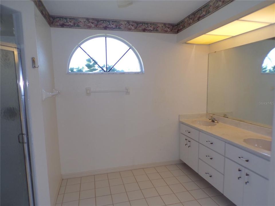 For Rent: $3,000 (3 beds, 2 baths, 2063 Square Feet)