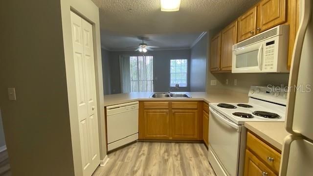 Active With Contract: $1,675 (1 beds, 1 baths, 1032 Square Feet)