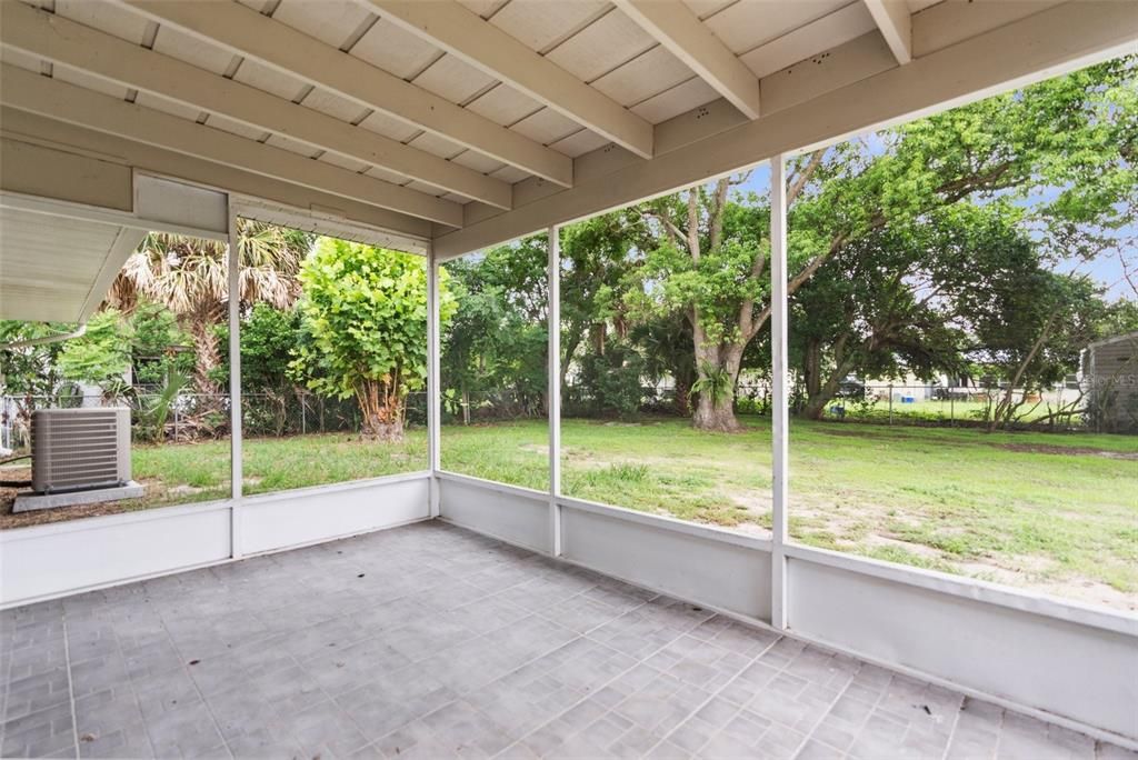 For Sale: $249,900 (3 beds, 2 baths, 1040 Square Feet)