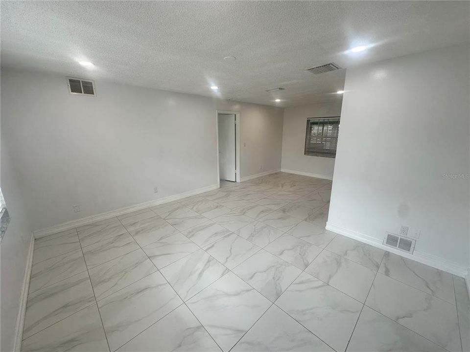 Living room/sitting area