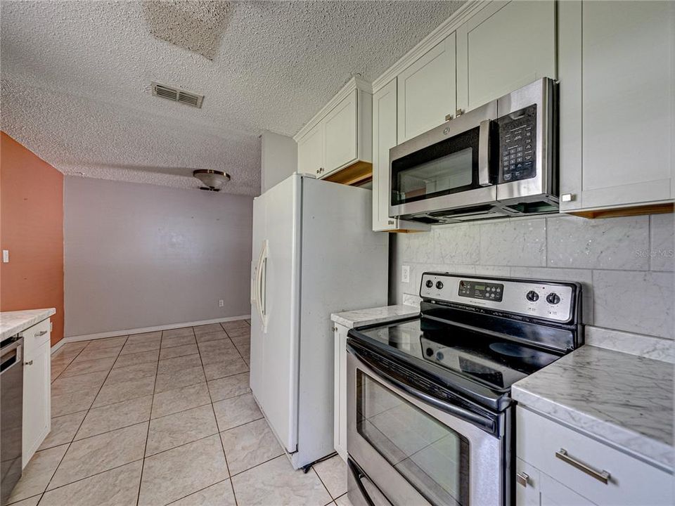 For Sale: $199,900 (3 beds, 1 baths, 1112 Square Feet)