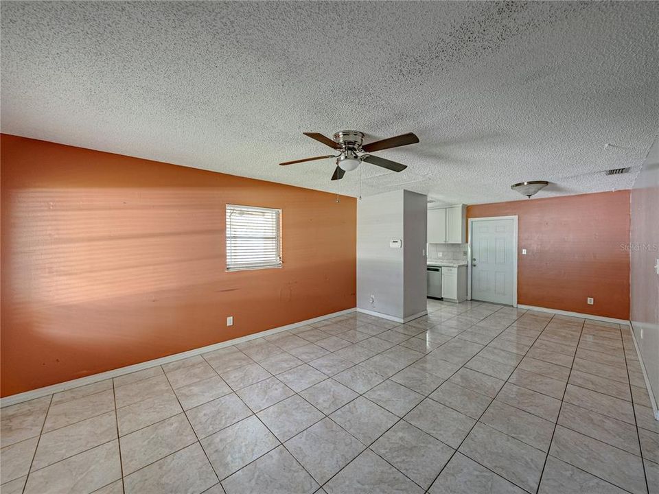 For Sale: $199,900 (3 beds, 1 baths, 1112 Square Feet)