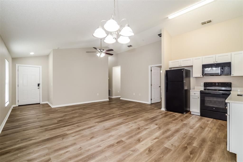 For Rent: $1,755 (3 beds, 2 baths, 1130 Square Feet)