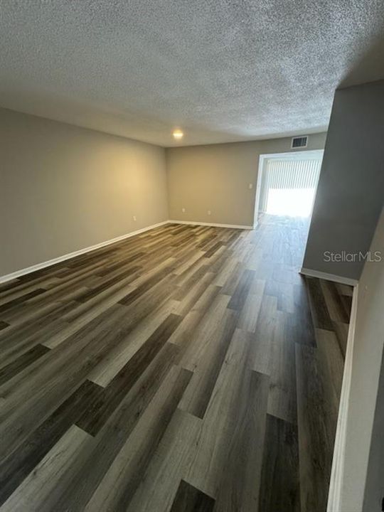 Active With Contract: $172,900 (2 beds, 1 baths, 1324 Square Feet)