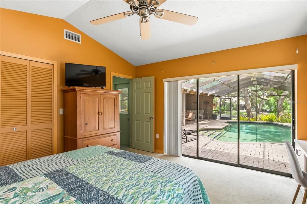 Access to pool from 3rd bedroom