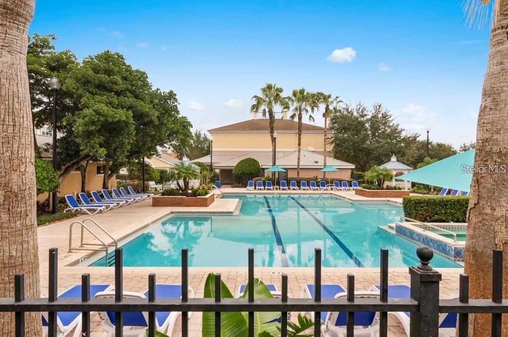 Active With Contract: $1,700 (2 beds, 2 baths, 1107 Square Feet)