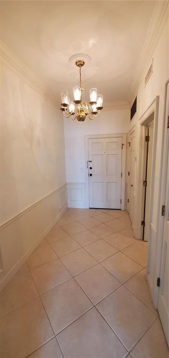 For Rent: $1,595 (1 beds, 1 baths, 595 Square Feet)