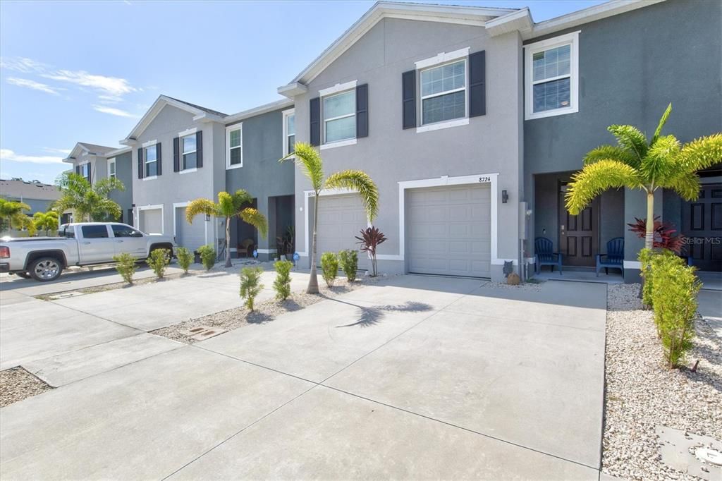 Active With Contract: $399,900 (3 beds, 2 baths, 1724 Square Feet)