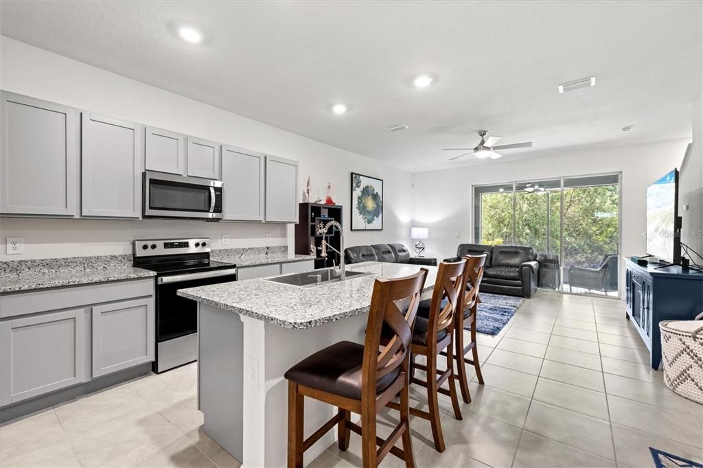 Active With Contract: $399,900 (3 beds, 2 baths, 1724 Square Feet)