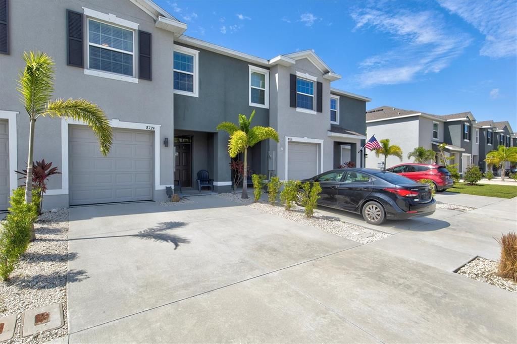 Active With Contract: $399,900 (3 beds, 2 baths, 1724 Square Feet)