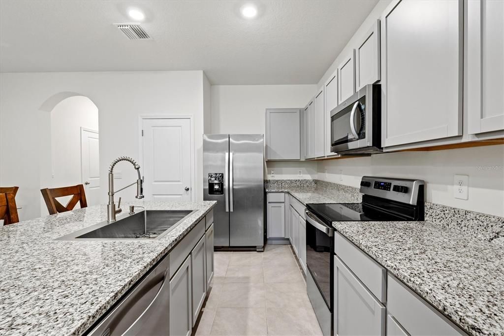 Active With Contract: $399,900 (3 beds, 2 baths, 1724 Square Feet)