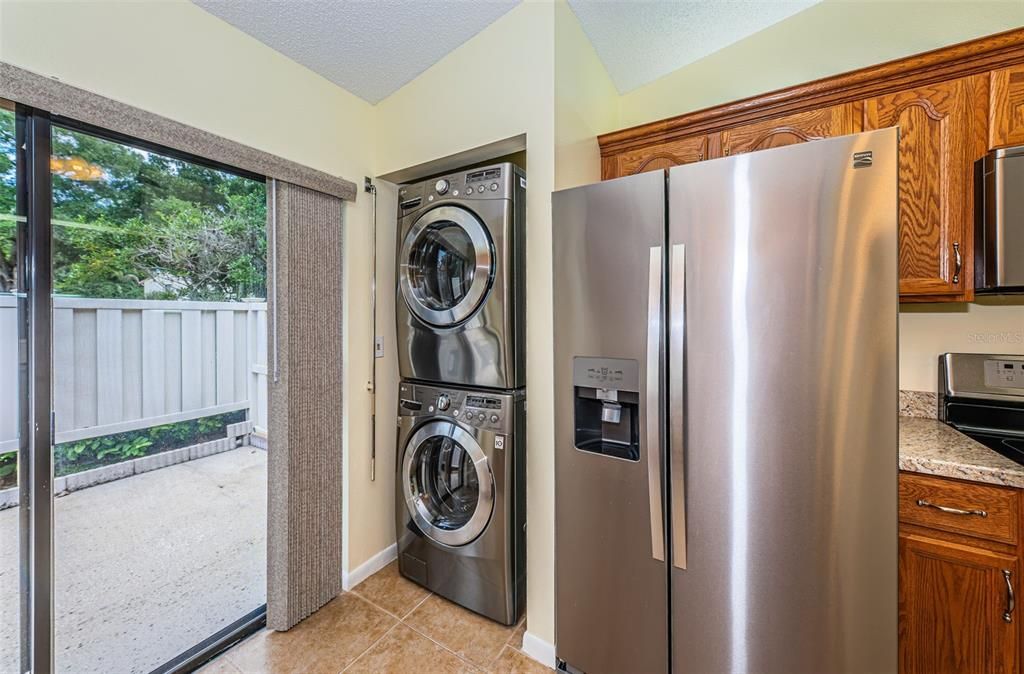 Active With Contract: $249,900 (2 beds, 2 baths, 1177 Square Feet)