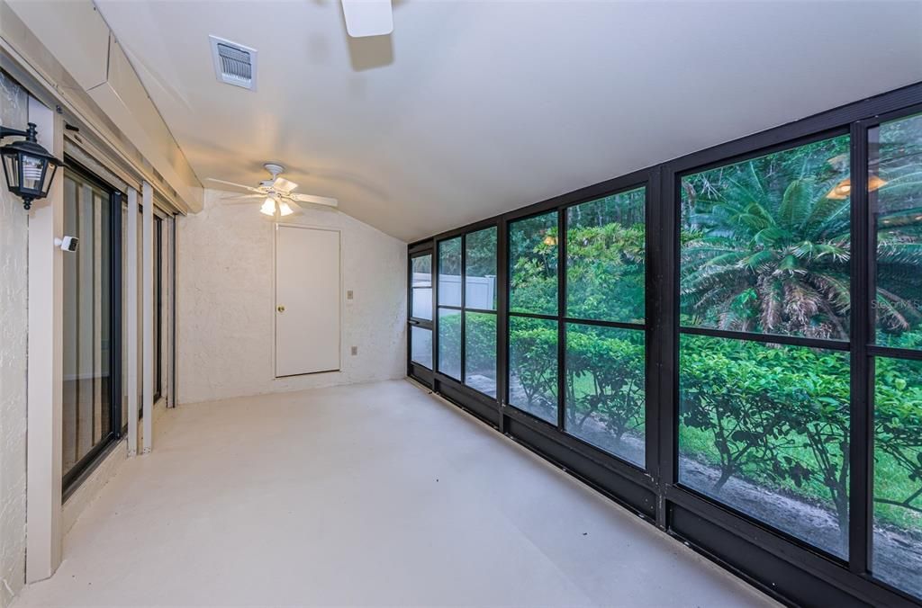 Active With Contract: $249,900 (2 beds, 2 baths, 1177 Square Feet)