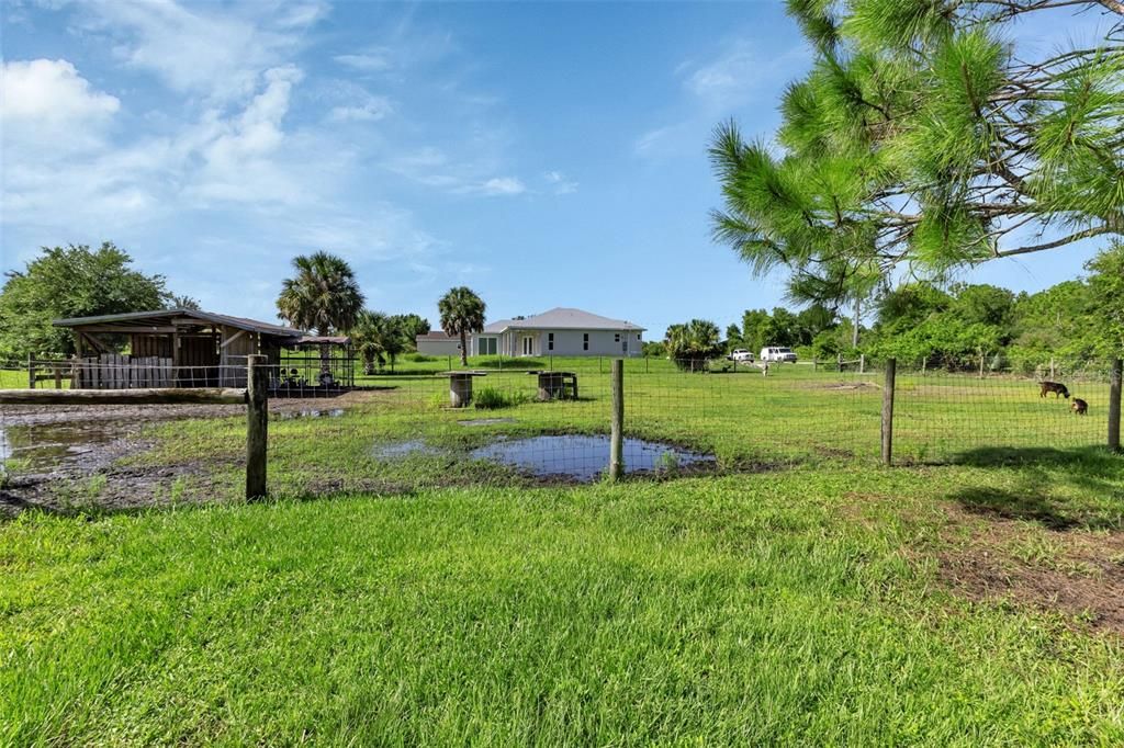 For Sale: $280,000 (3 beds, 2 baths, 1296 Square Feet)