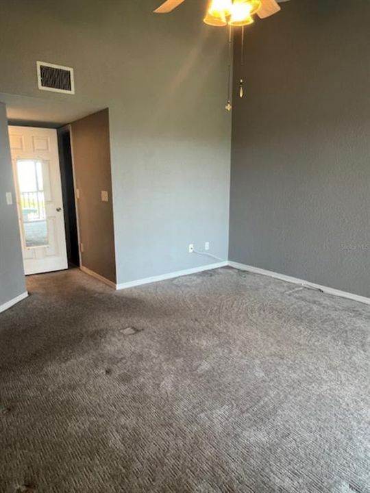 Active With Contract: $3,000 (3 beds, 3 baths, 1749 Square Feet)