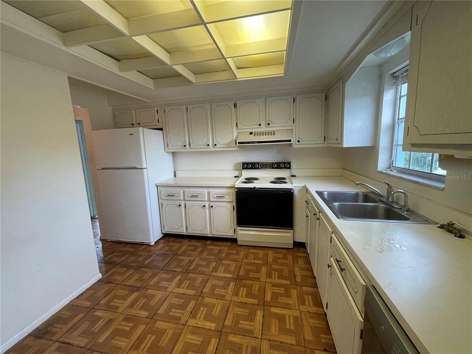 For Sale: $219,000 (2 beds, 2 baths, 1263 Square Feet)