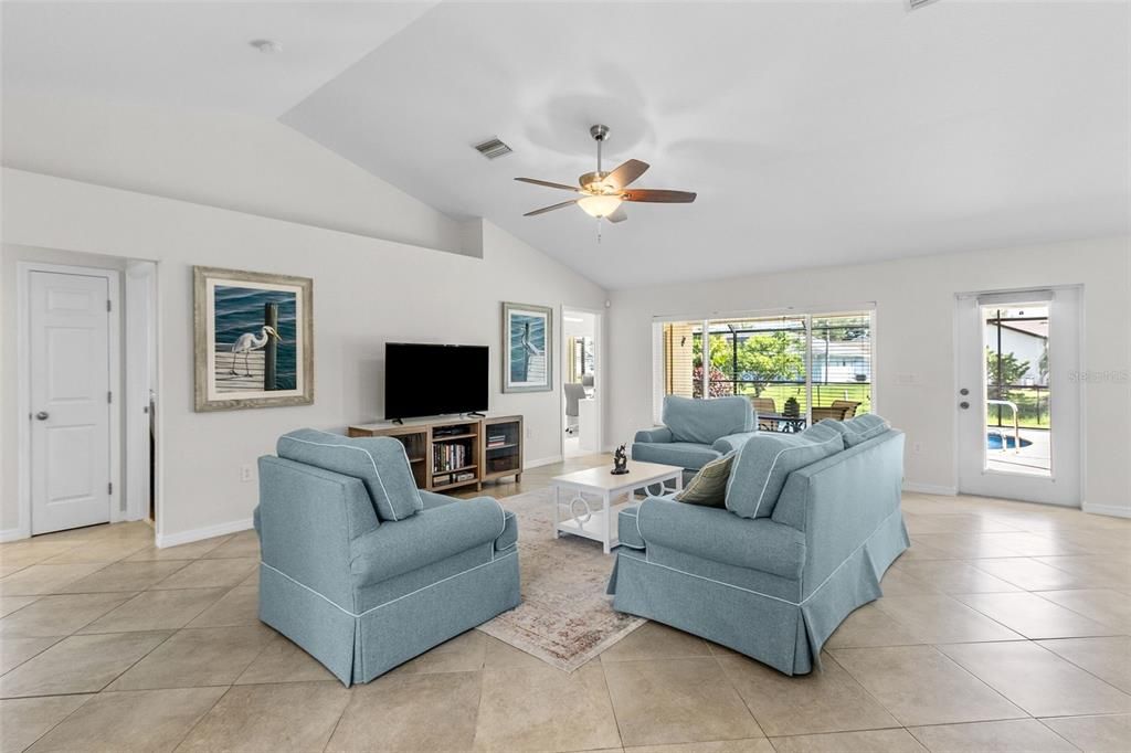 Active With Contract: $475,000 (4 beds, 2 baths, 2145 Square Feet)